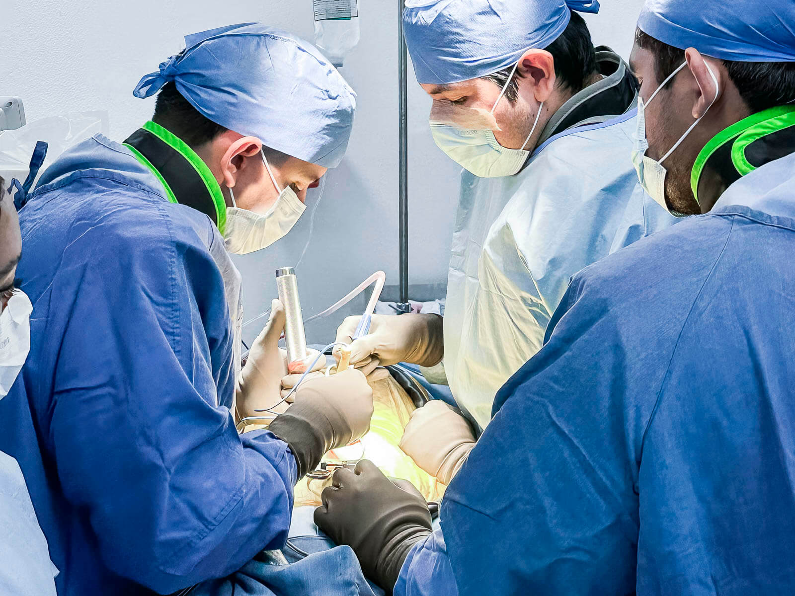 Spine Surgery - Dr. Héctor González